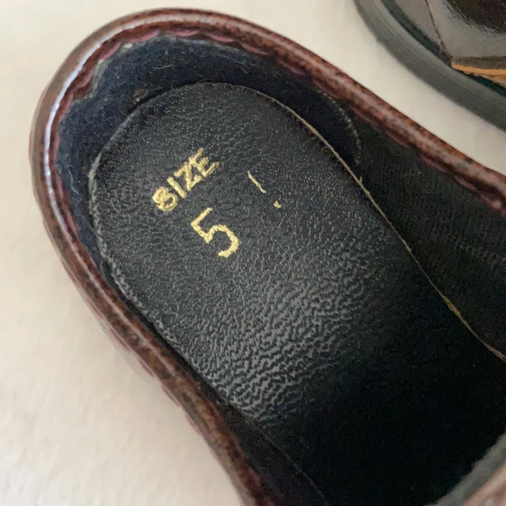 Vintage | Toddler Saddle Shoes Brown Oxfords Crown Heel Made in USA Retro (5)